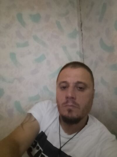  ,   Gusik, 38 ,   ,   