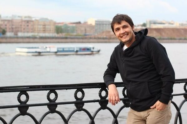  ,   Russel, 38 ,   