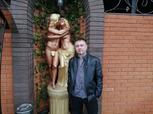  ,   Ruslan, 33 ,   ,   , c , 