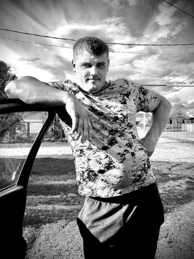 ,   Viktor, 31 ,   ,   