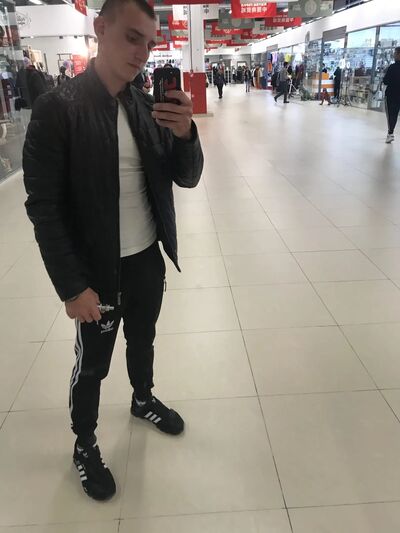  ,   Alex, 26 ,   ,   , c , 
