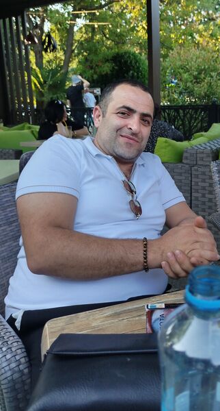  ,   Levon, 40 ,   ,   