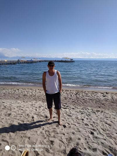  ,   Kubanychbek, 33 ,   ,   , c 