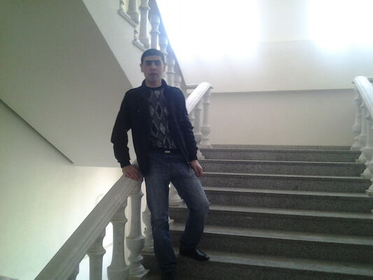  ,   Hrach, 35 ,   ,   , c 