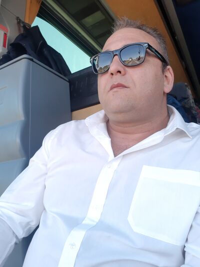  ,   Adrian, 44 ,   ,   , c 