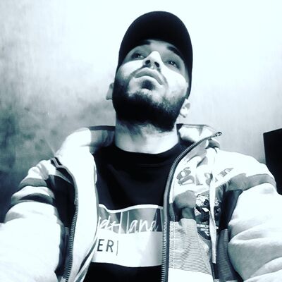  ,   Akbar, 32 ,   ,   , c 