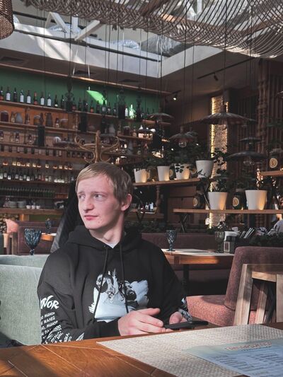  ,   Mihail, 25 ,   c , 