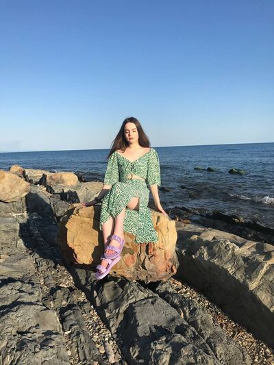  -,   Viktoria, 22 ,   ,   
