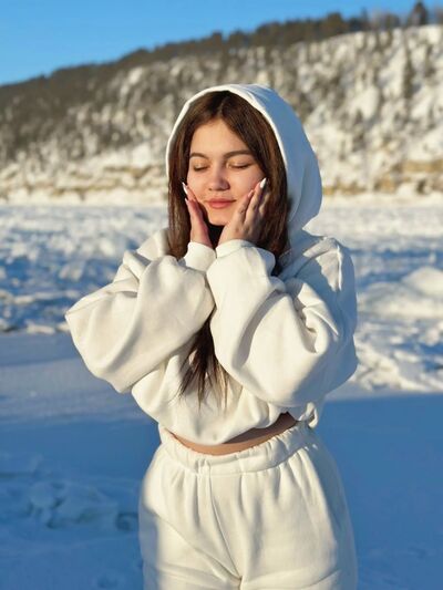  ,   Elizaveta, 23 ,   c , 