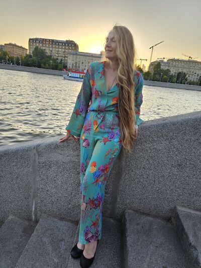  ,   Elle, 39 ,   ,   , c 