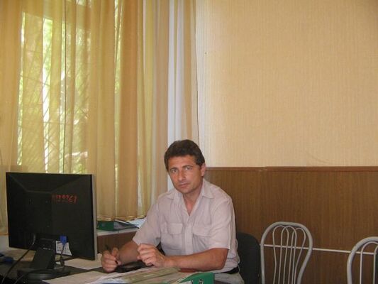  ,   Eduard, 49 ,   