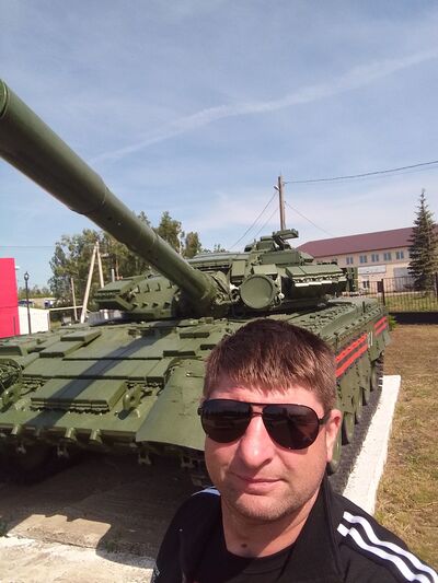  ,   Pavel, 42 ,   ,   