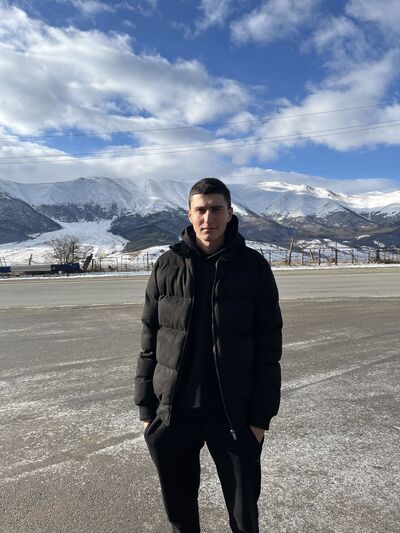  ,   Akilles, 21 ,  