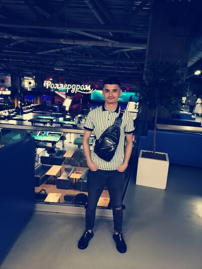  -,   Malik, 25 ,   ,   , c , 