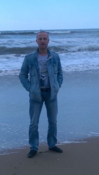  ,   Serj, 45 ,   