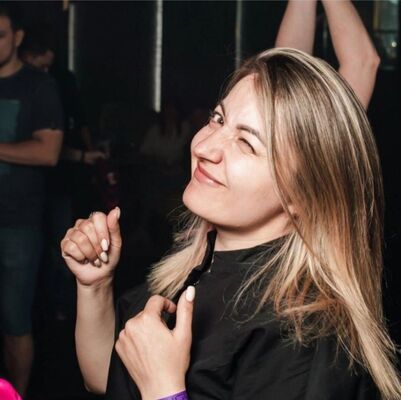 ,   Elis, 37 ,  