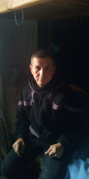  ,   Valentin, 49 ,   c 
