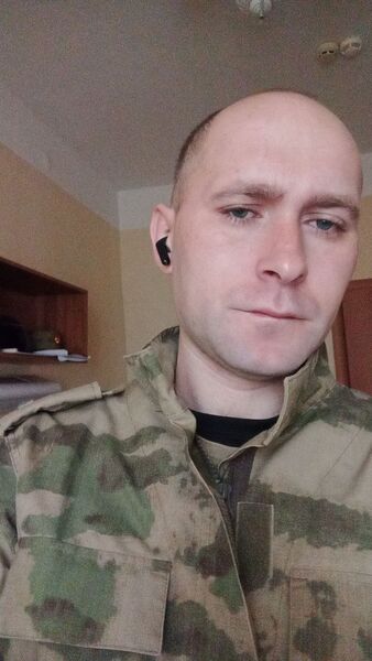  ,   Alex, 36 ,   