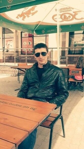  ,   Den, 37 ,   