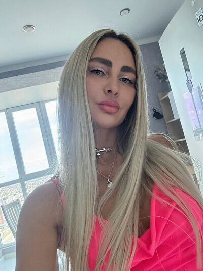  ,   Julia, 40 ,   ,   , c 