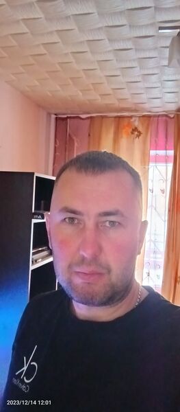  ,   Stas, 42 ,   ,   