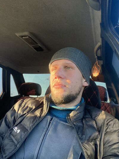  ,   Vlad, 32 ,   