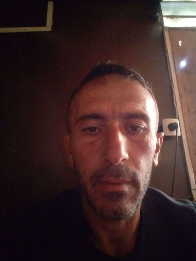  ,   Artur, 43 ,   ,   
