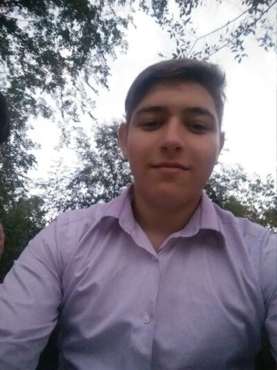  ,   Valentin, 28 ,   ,   