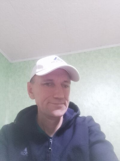 ,   Viktor, 41 ,   ,   