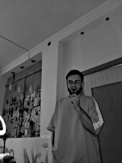  ,   Maxim, 28 ,   ,   
