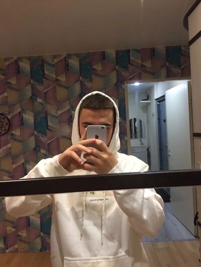  ,   Vladislav, 23 ,  