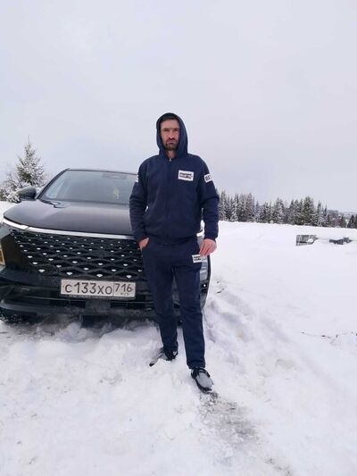 ,   Arman, 40 ,   ,   