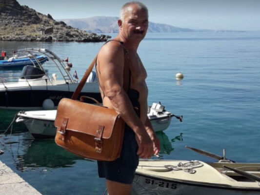  ,   Maikl, 62 ,  