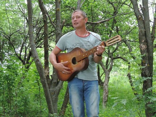  ,   Anton, 45 ,   