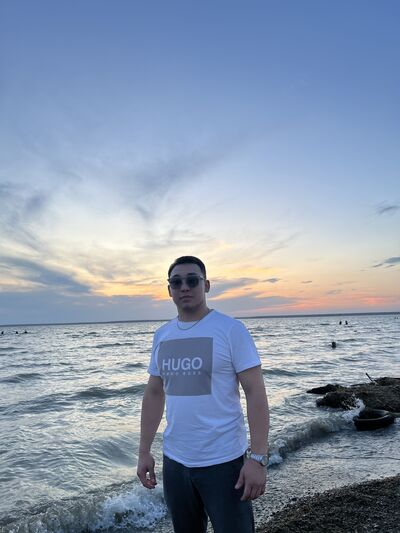  ,   Kazybek, 32 ,  