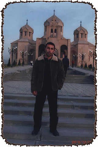  ,   Artur, 54 ,  