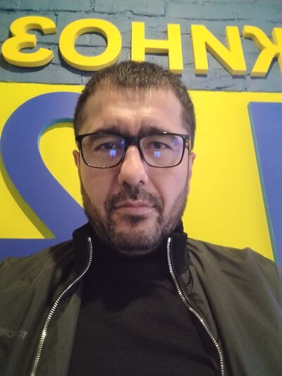  ,   Amir, 42 ,   ,   