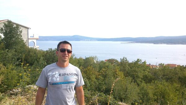  ,   Alekcandr, 52 ,   