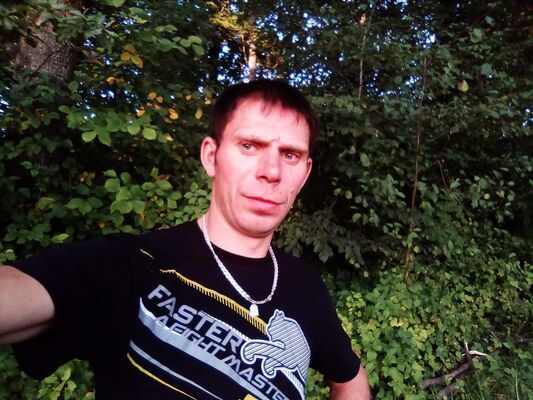  ,   Wiktor, 41 ,   ,   