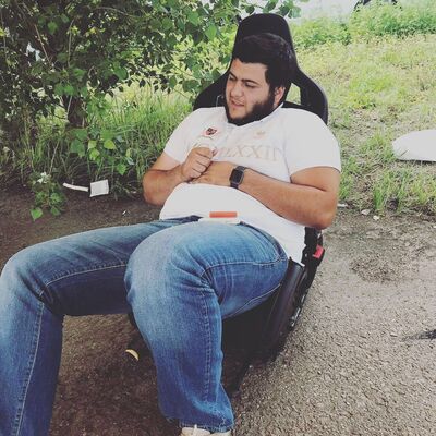  ,   Levon, 28 ,   ,   