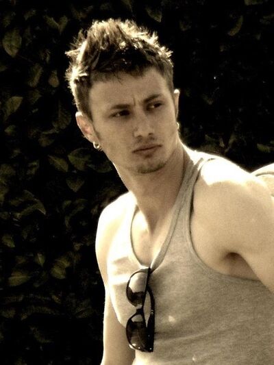  ,   Viktor, 35 ,   ,   , c 