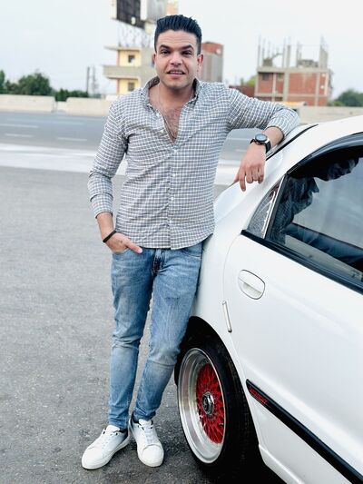  Soho,   Abanoub, 28 ,   ,   
