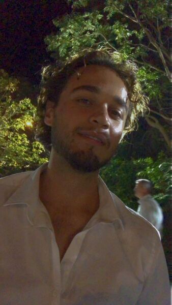 Esenyurt,   Emre, 27 ,   ,   , c 