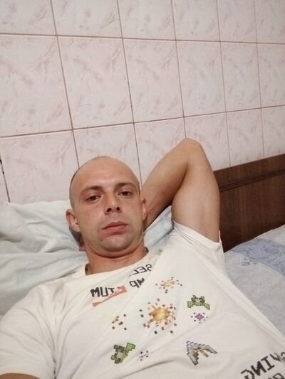 ,   Sasha, 32 ,   ,   