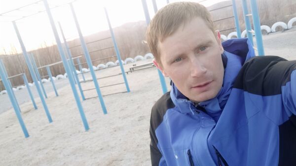  ,   Denis, 32 ,   ,   , c , 