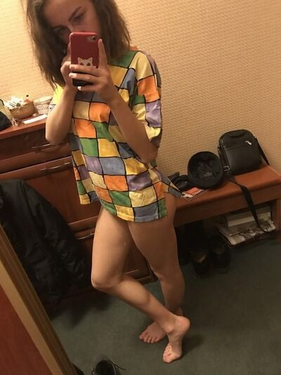  ,   Vikki, 29 ,   
