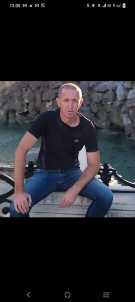  ,   Viktor, 42 ,   ,   