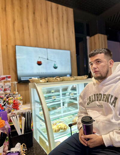  ,   Ruslan, 23 ,   ,   