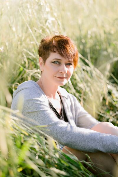  ,   Alexandra, 52 ,   c 
