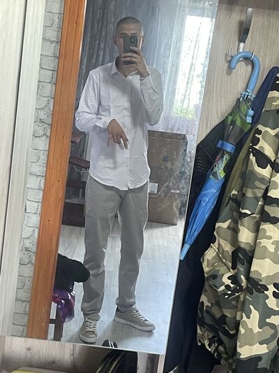  --,   Maksim, 19 ,   ,   , 